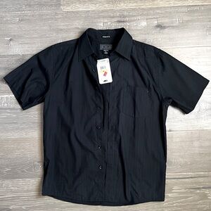 Oakley Black Shirt in Medium Regular Fit.